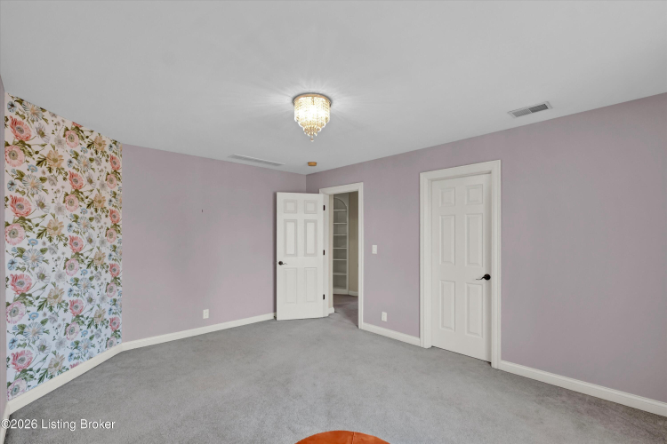 Listing Image 38