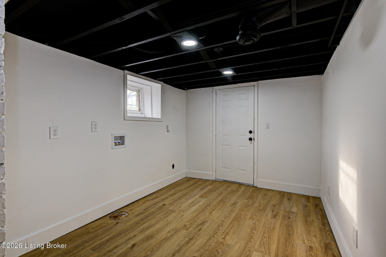 Listing Image 24