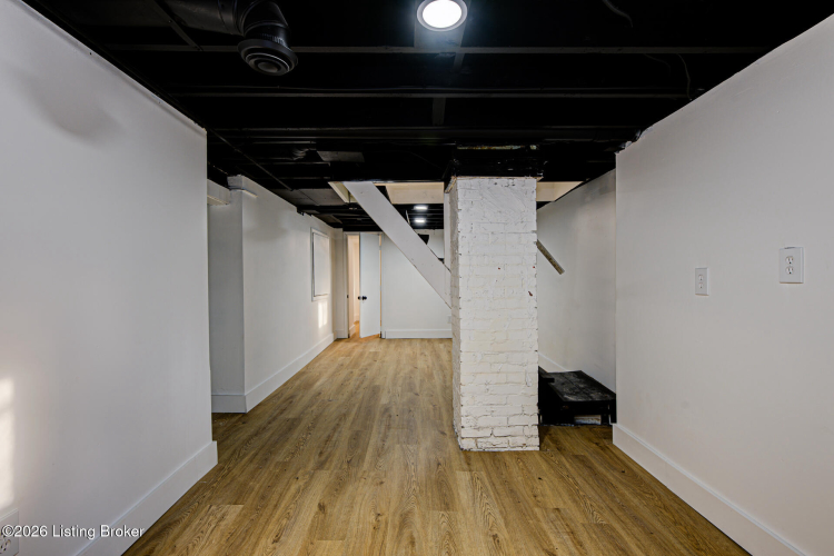 Listing Image 25