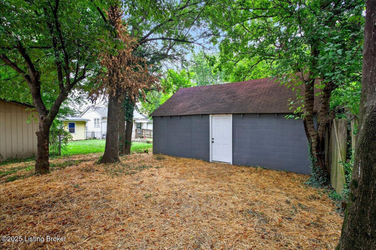 Listing Image 20