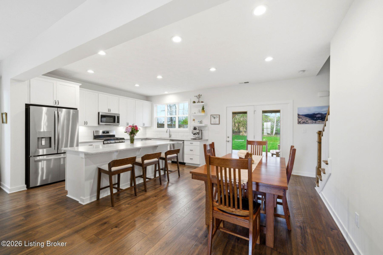 Listing Image 12