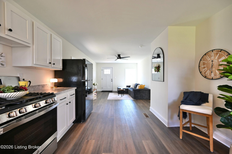 Listing Image 8