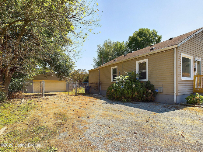 Listing Image 18