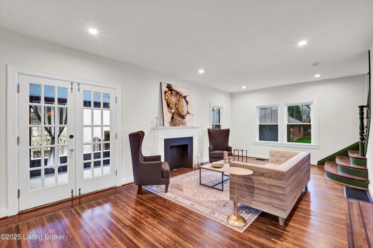 Listing Image 12