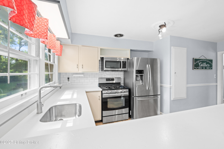 Listing Image 18