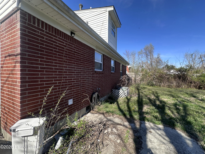 Listing Image 12