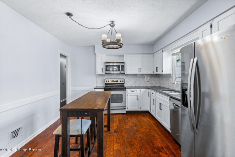 Listing Image 16