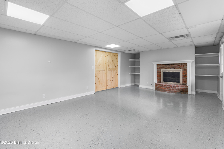 Listing Image 43