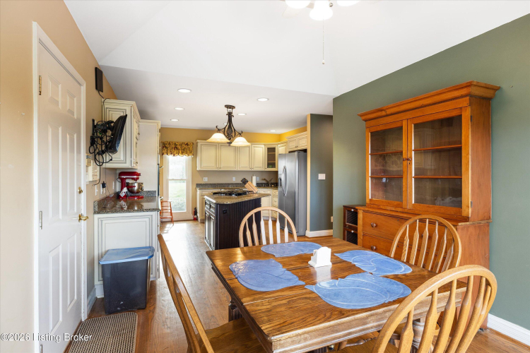 Listing Image 22