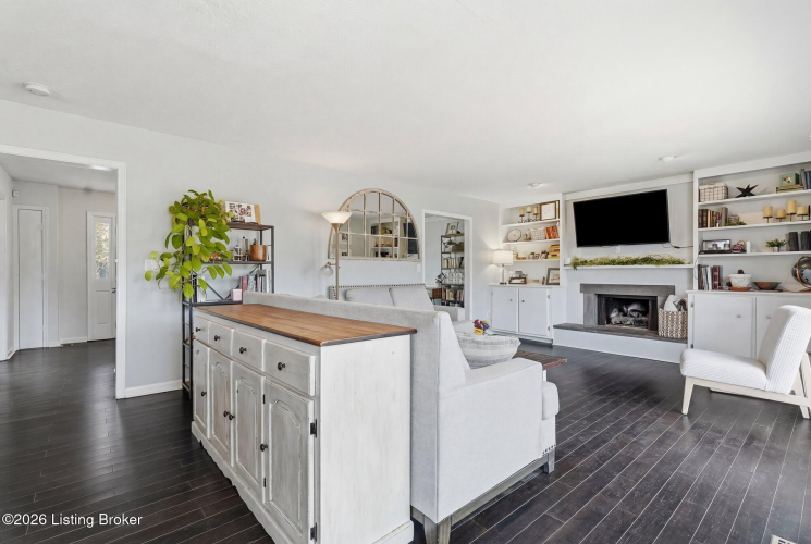 Listing Image 19