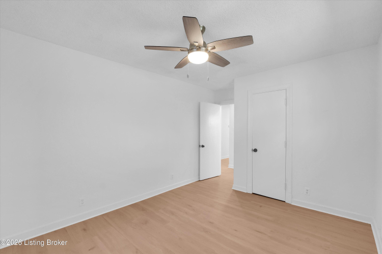 Listing Image 37