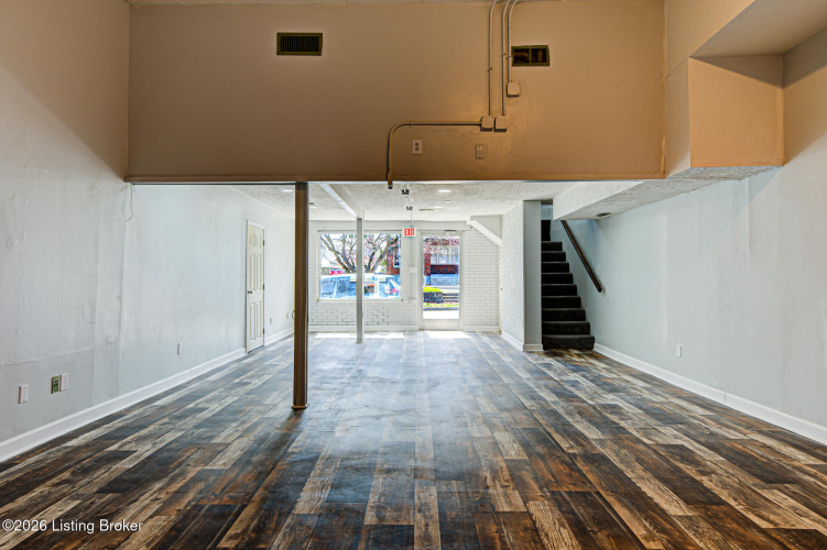 Listing Image 5