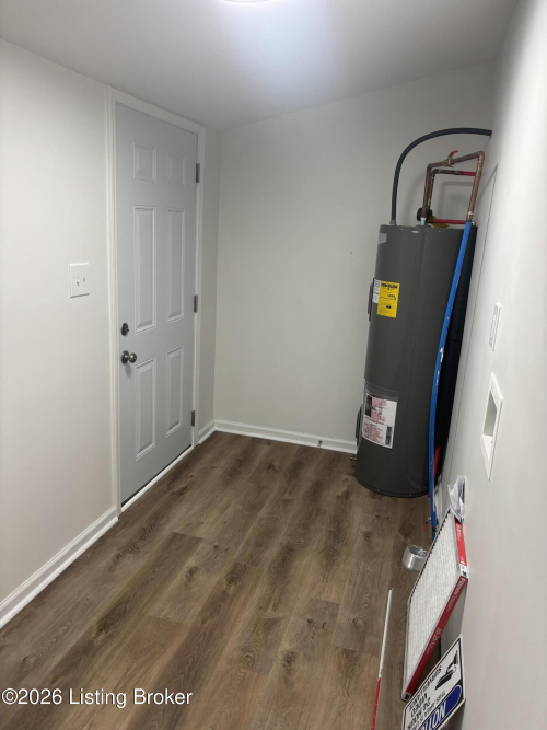 Listing Image 12
