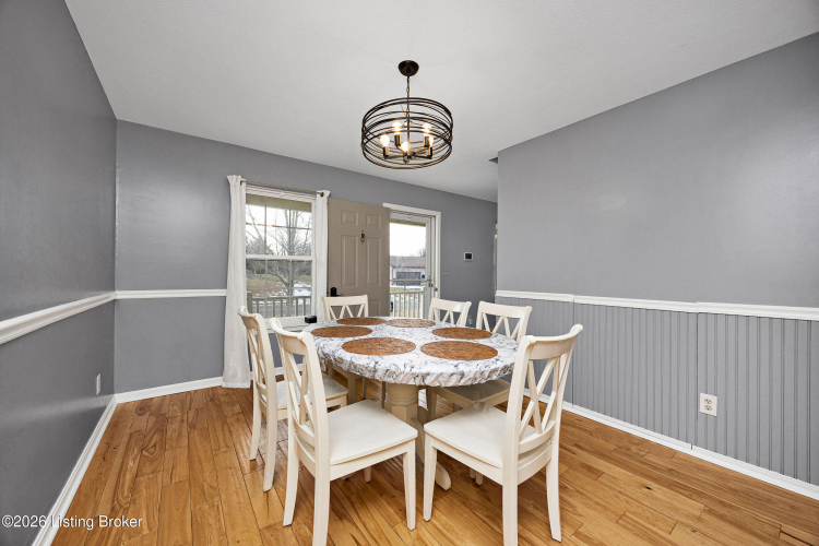 Listing Image 5