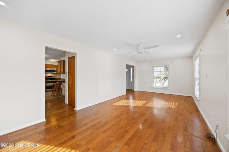 Listing Image 16