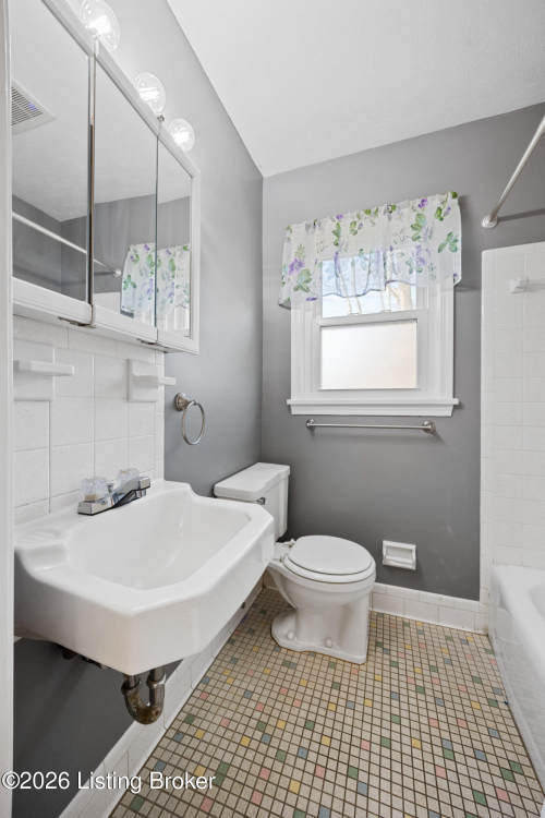 Listing Image 19