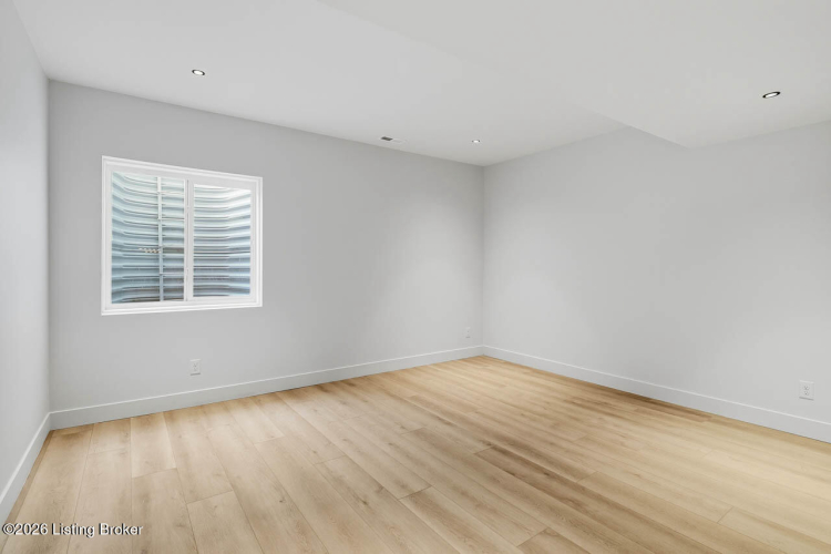 Listing Image 65