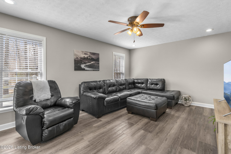 Listing Image 32