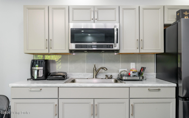 Listing Image 107
