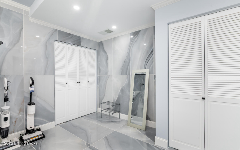 Listing Image 115