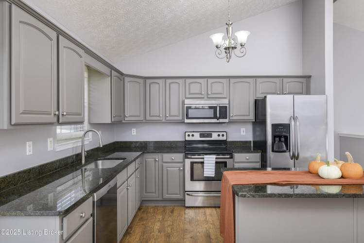 Listing Image 15