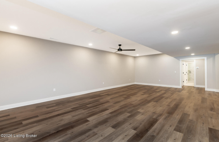 Listing Image 59