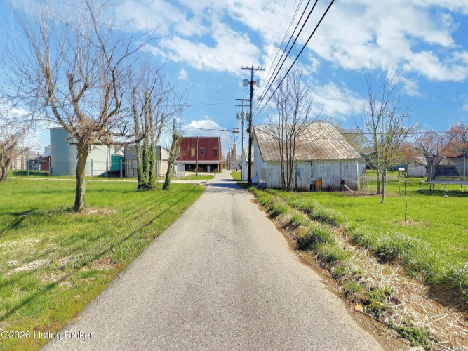 Listing Image 4