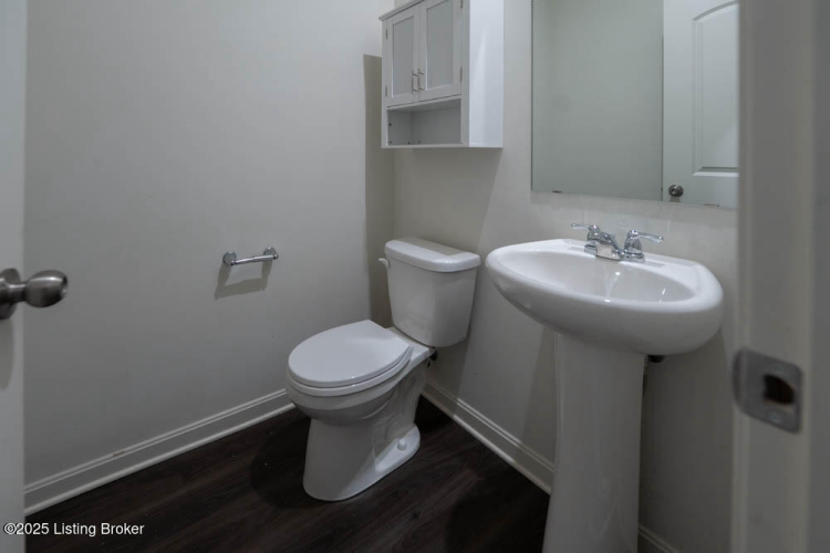 Listing Image 16