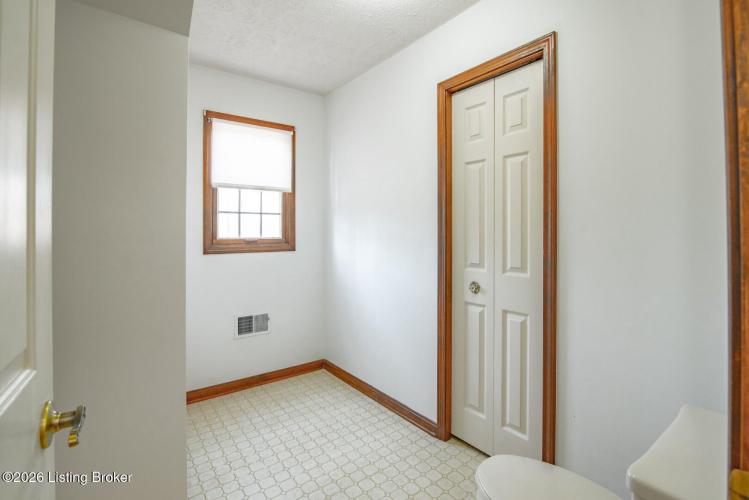 Listing Image 45