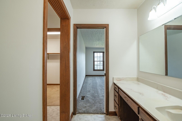 Listing Image 73
