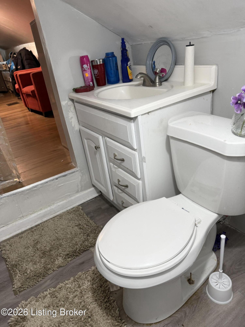 Listing Image 11
