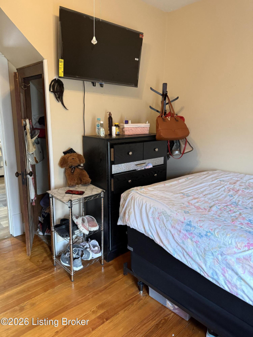 Listing Image 10