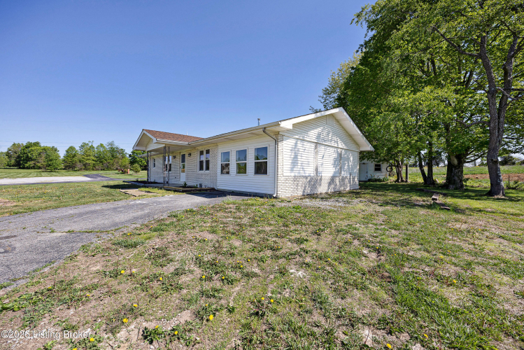 Listing Image 8