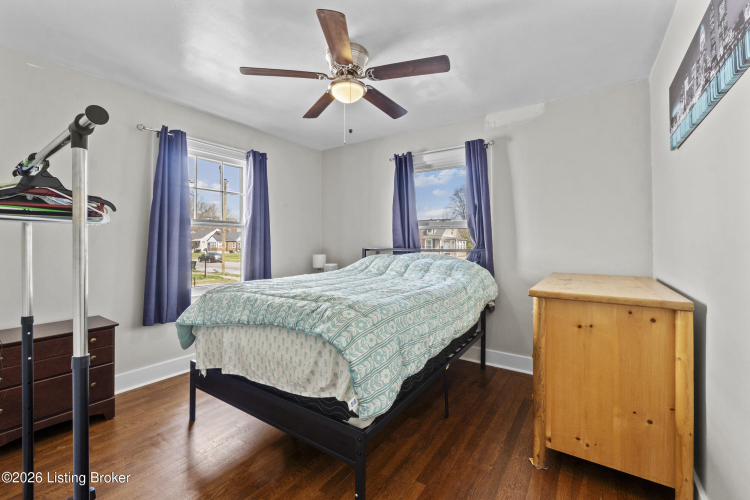 Listing Image 9
