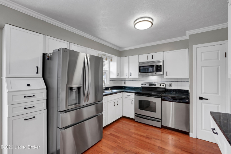 Listing Image 14