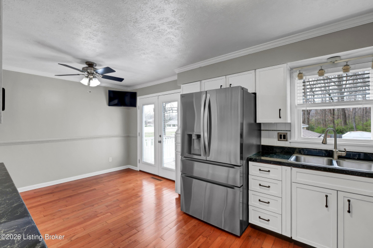 Listing Image 15