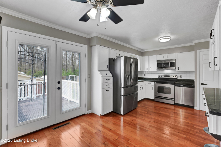 Listing Image 10