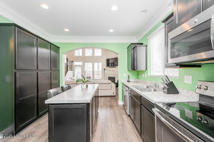 Listing Image 10