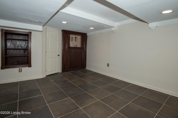 Listing Image 37