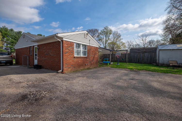 Listing Image 38