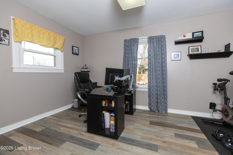Listing Image 18
