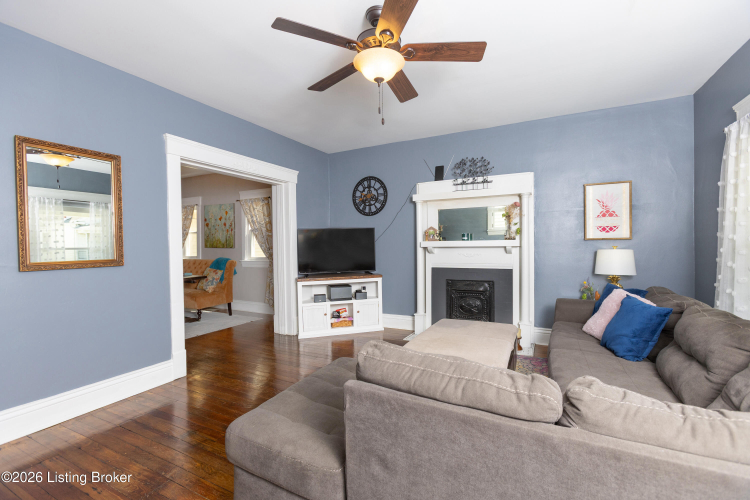 Listing Image 5