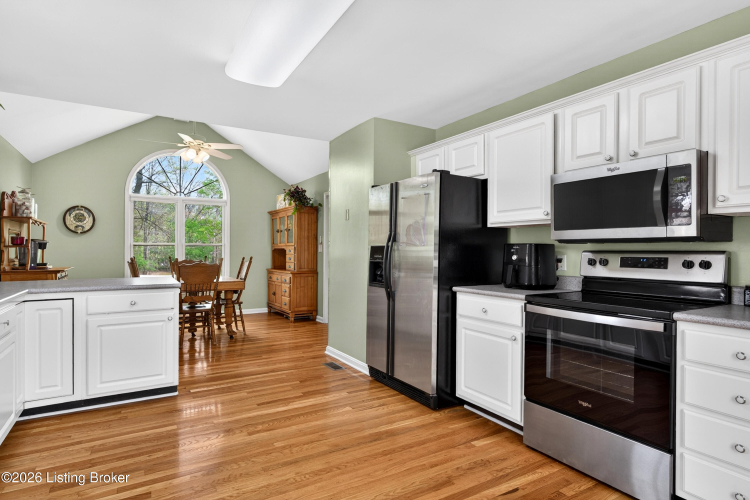 Listing Image 14