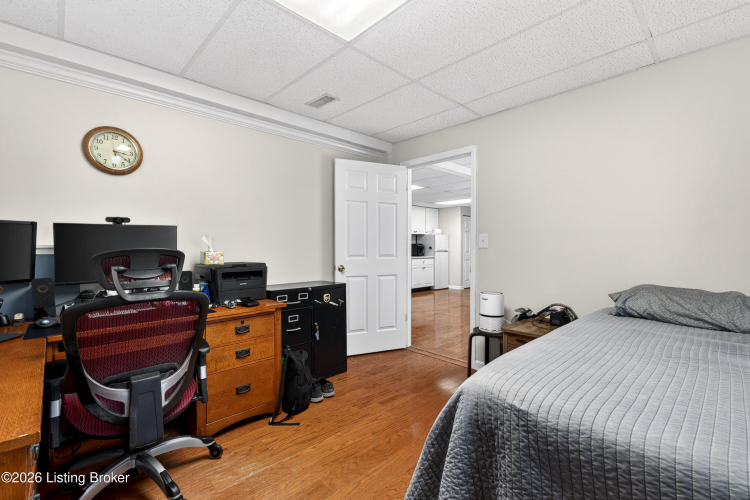 Listing Image 32