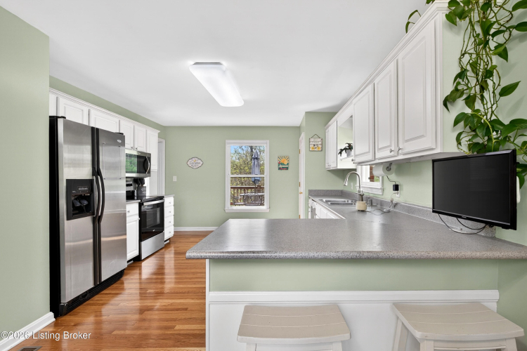 Listing Image 10