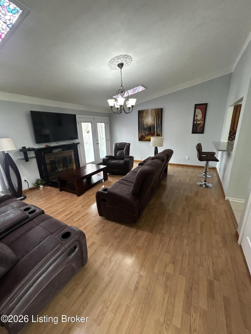 Listing Image 17