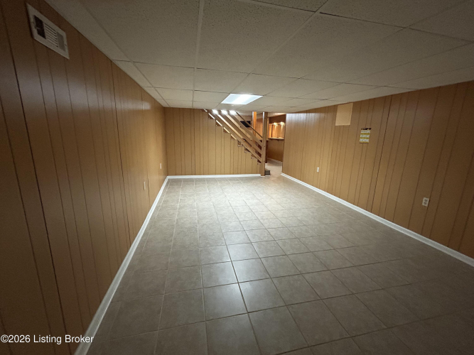 Listing Image 50