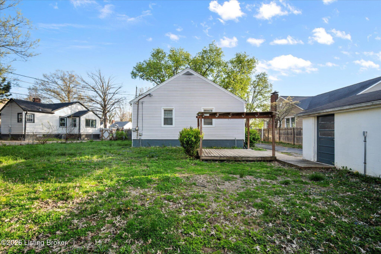 Listing Image 11