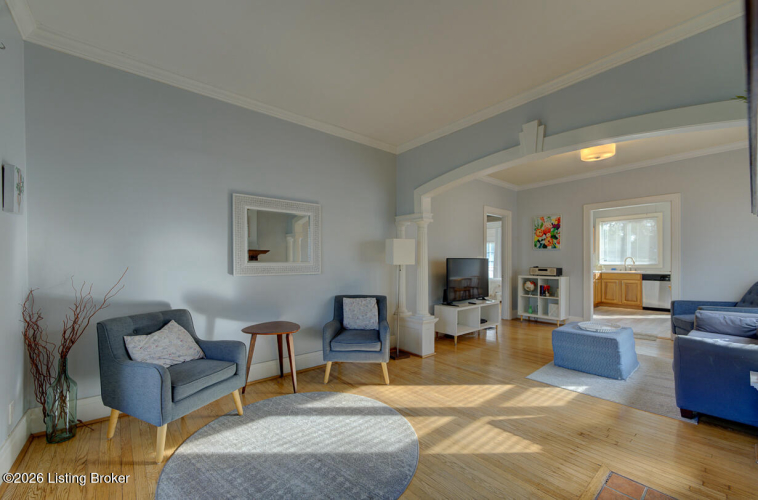 Listing Image 12