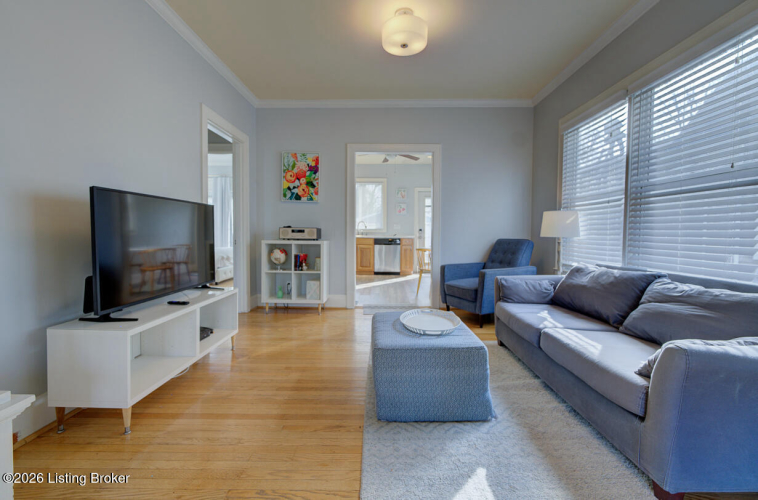 Listing Image 14